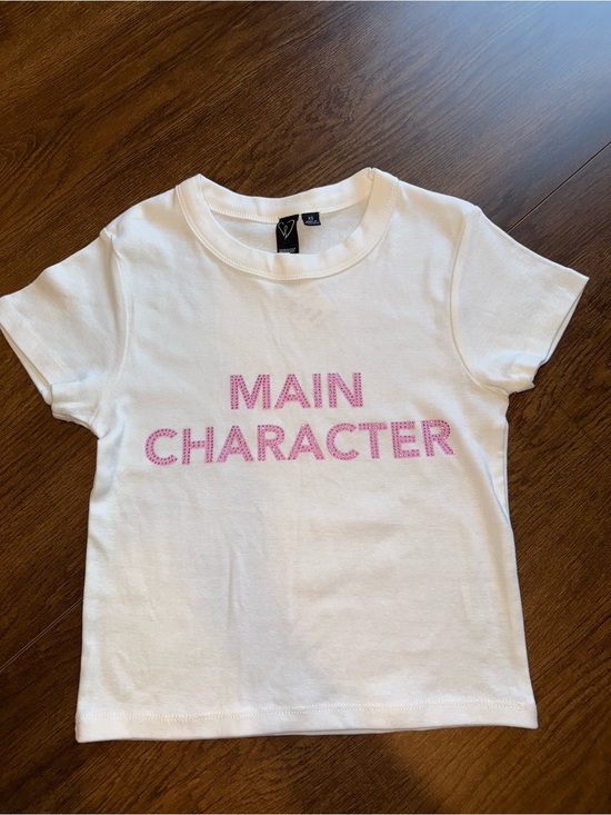 Windsor Other - Windsor White Tee with Pink 'MAIN CHARACTER' Text